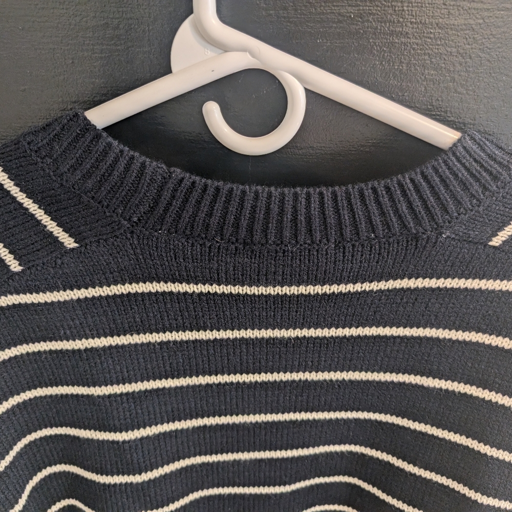 T Tahari Sweater crop Women BNWT - Picture 13 of 16
